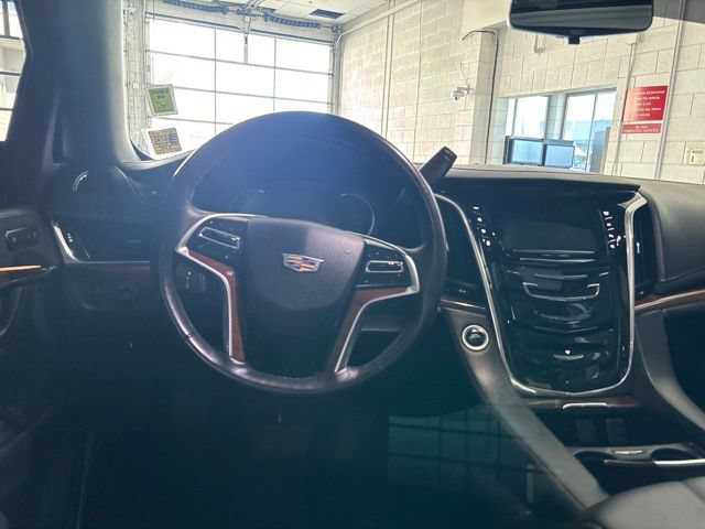 Used 2018 Cadillac Escalade Premium Luxury AWD/4WD image 32