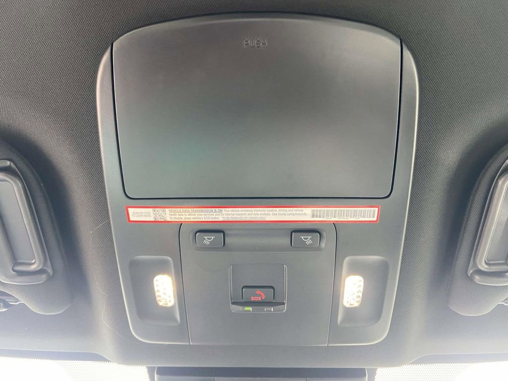 Used 2026 Toyota Camry SE w/ Convenience Package FWD image 19