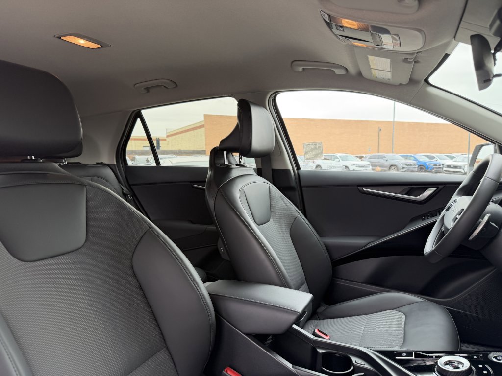Used 2024 Kia Niro EX FWD image 38