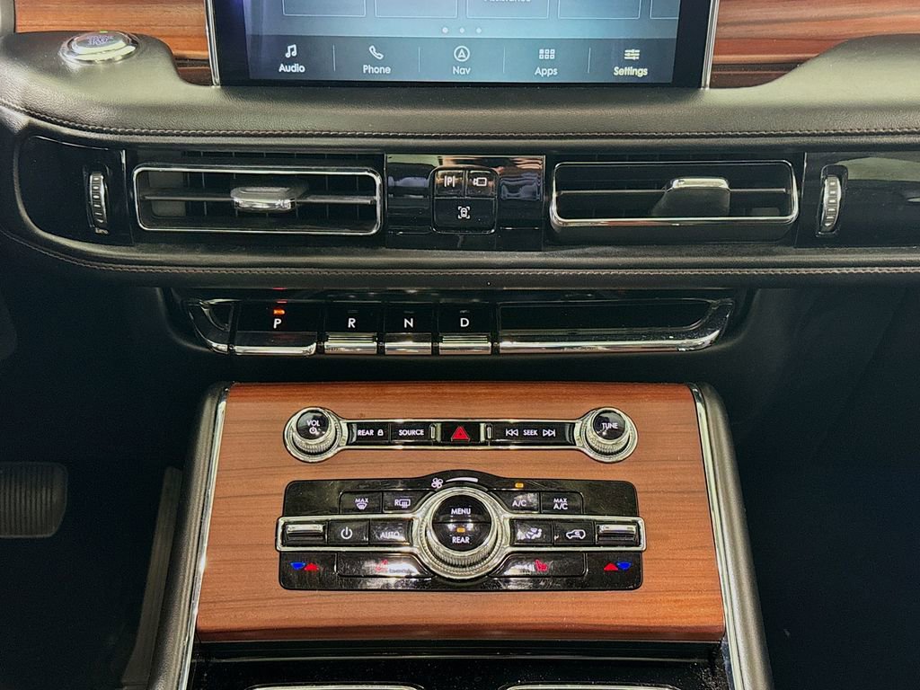 Used 2022 Lincoln Aviator Reserve AWD/4WD image 16