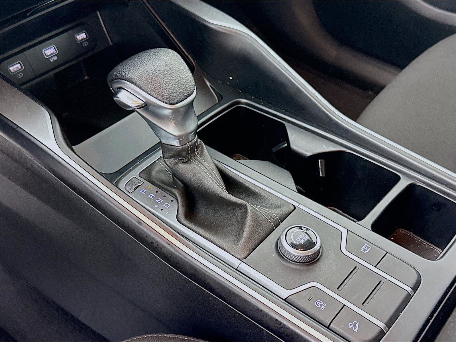 Used 2021 Kia Sorento LX image 13