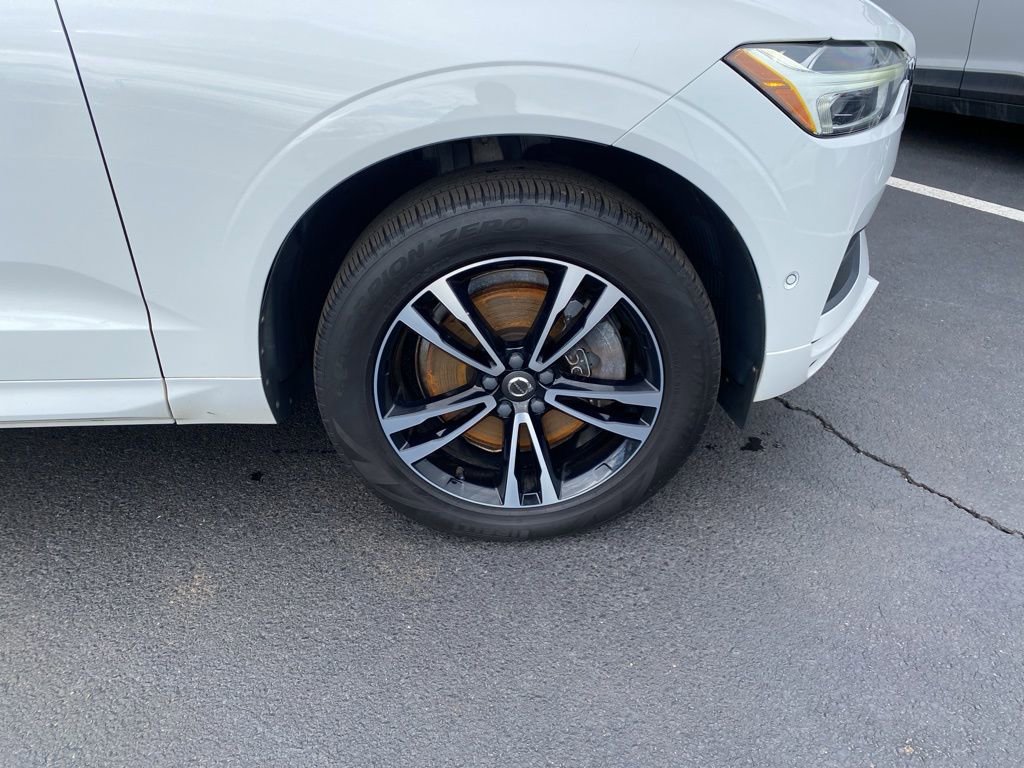 Used 2019 Volvo XC60 T6 Momentum w/ Premium Package image 9