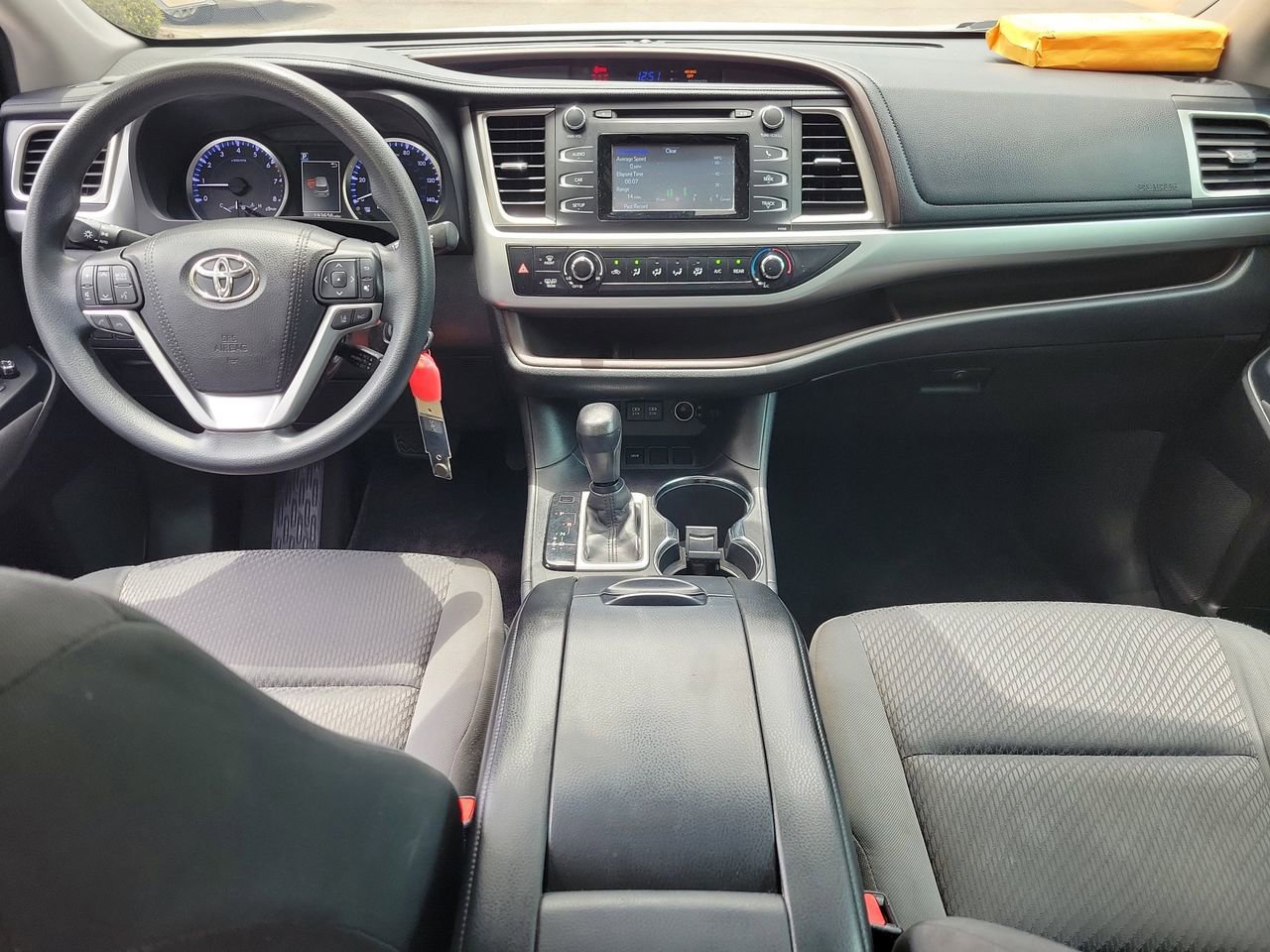 Used 2017 Toyota Highlander LE FWD image 11
