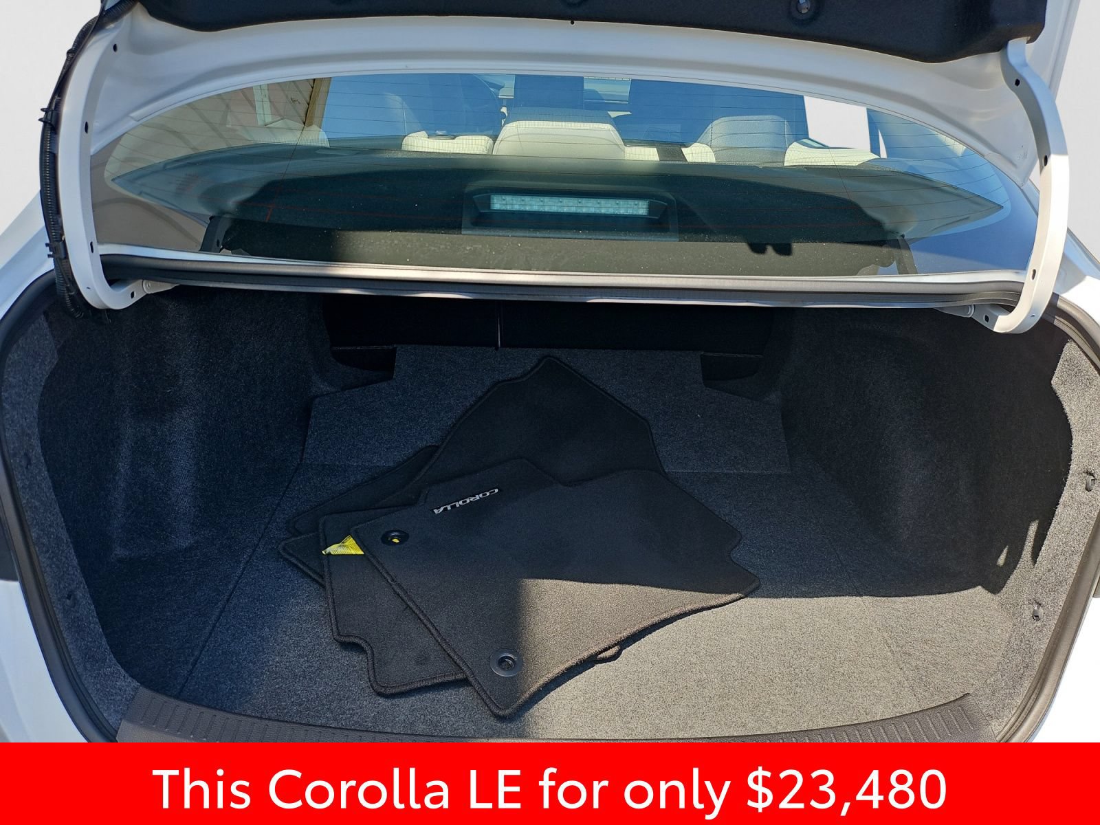 Used 2026 Toyota Corolla LE FWD image 19