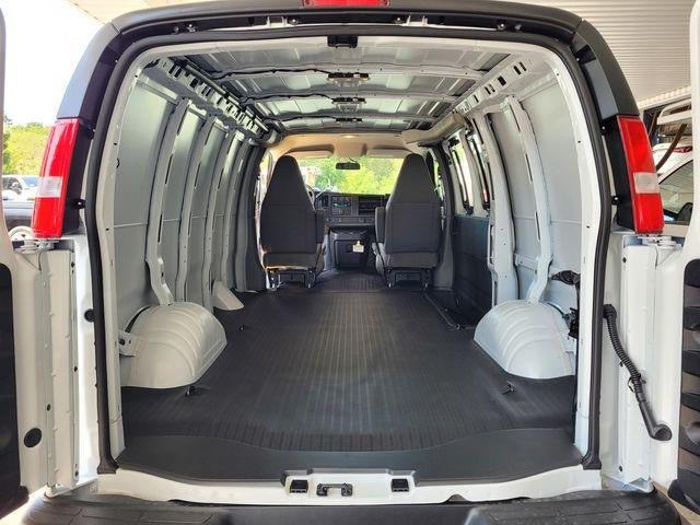New 2026 GMC Savana 2500 w/ Driver Convenience Package RWD image 27