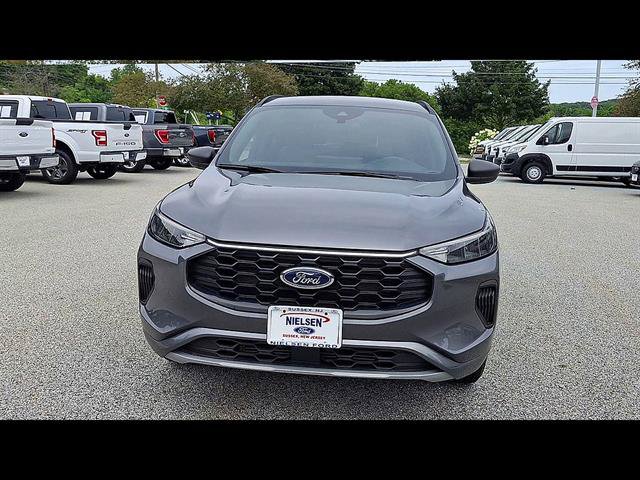 Certified 2024 Ford Escape ST-Line w/ Tech Pack #1 AWD/4WD image 3