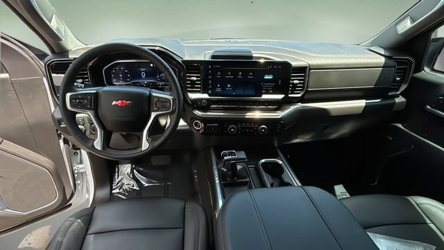 Used 2024 Chevrolet Silverado 1500 LT Trail Boss w/ Convenience Package II AWD/4WD image 17