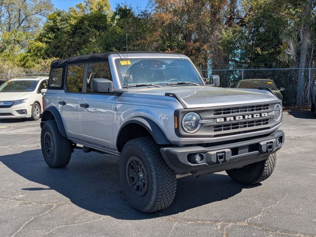 Used 2023 Ford Bronco Black Diamond image 4