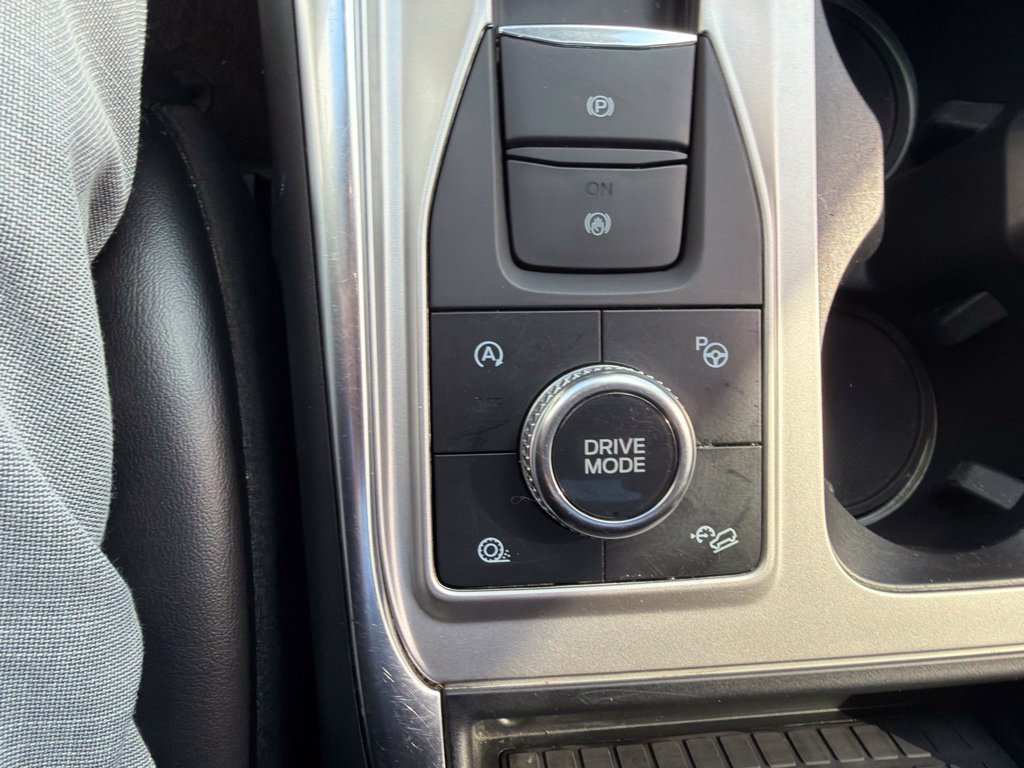 Used 2020 Ford Explorer Platinum w/ Premium Technology Package AWD/4WD image 19