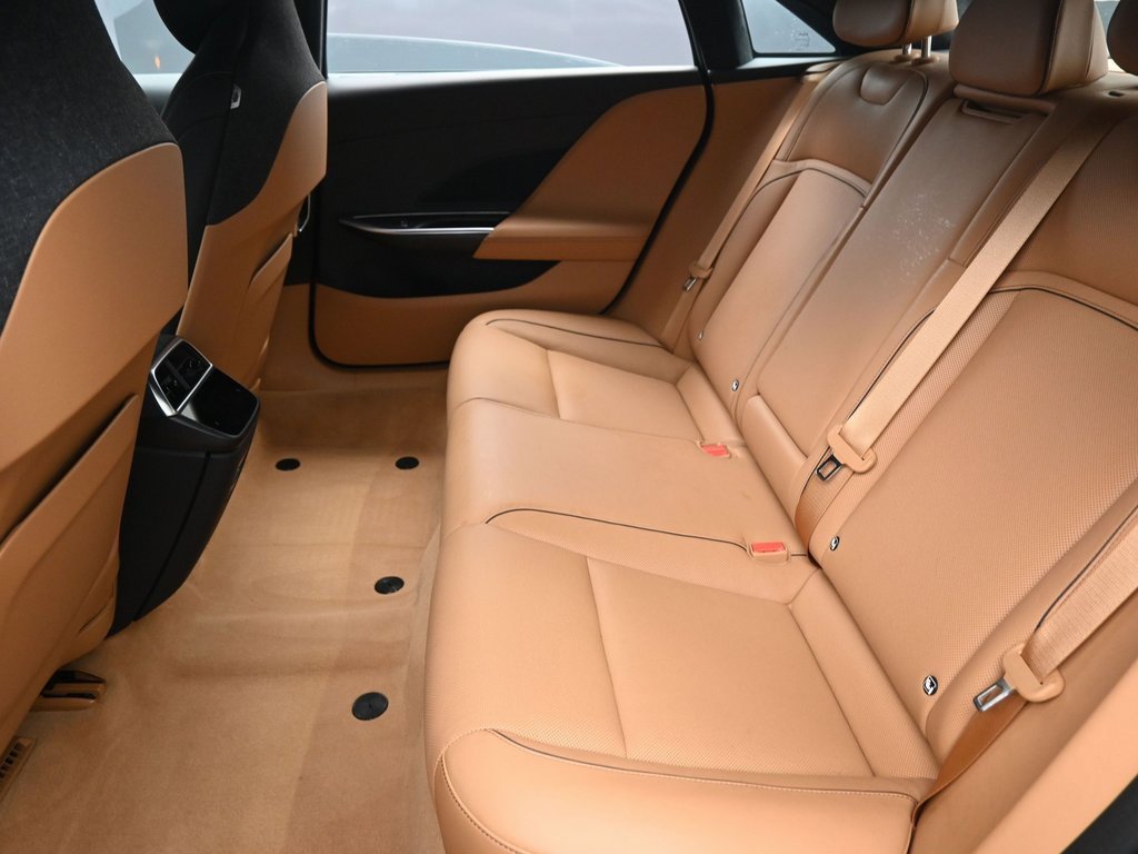 Used 2024 Lucid Air Touring image 27