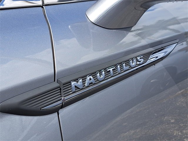 Used 2022 Lincoln Nautilus Reserve image 6