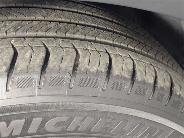 Certified 2025 Chevrolet Equinox EV LT image 11