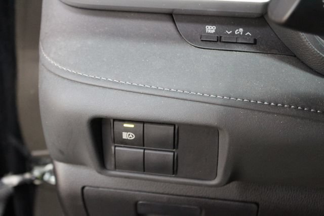 Used 2022 Toyota Highlander L AWD/4WD image 15