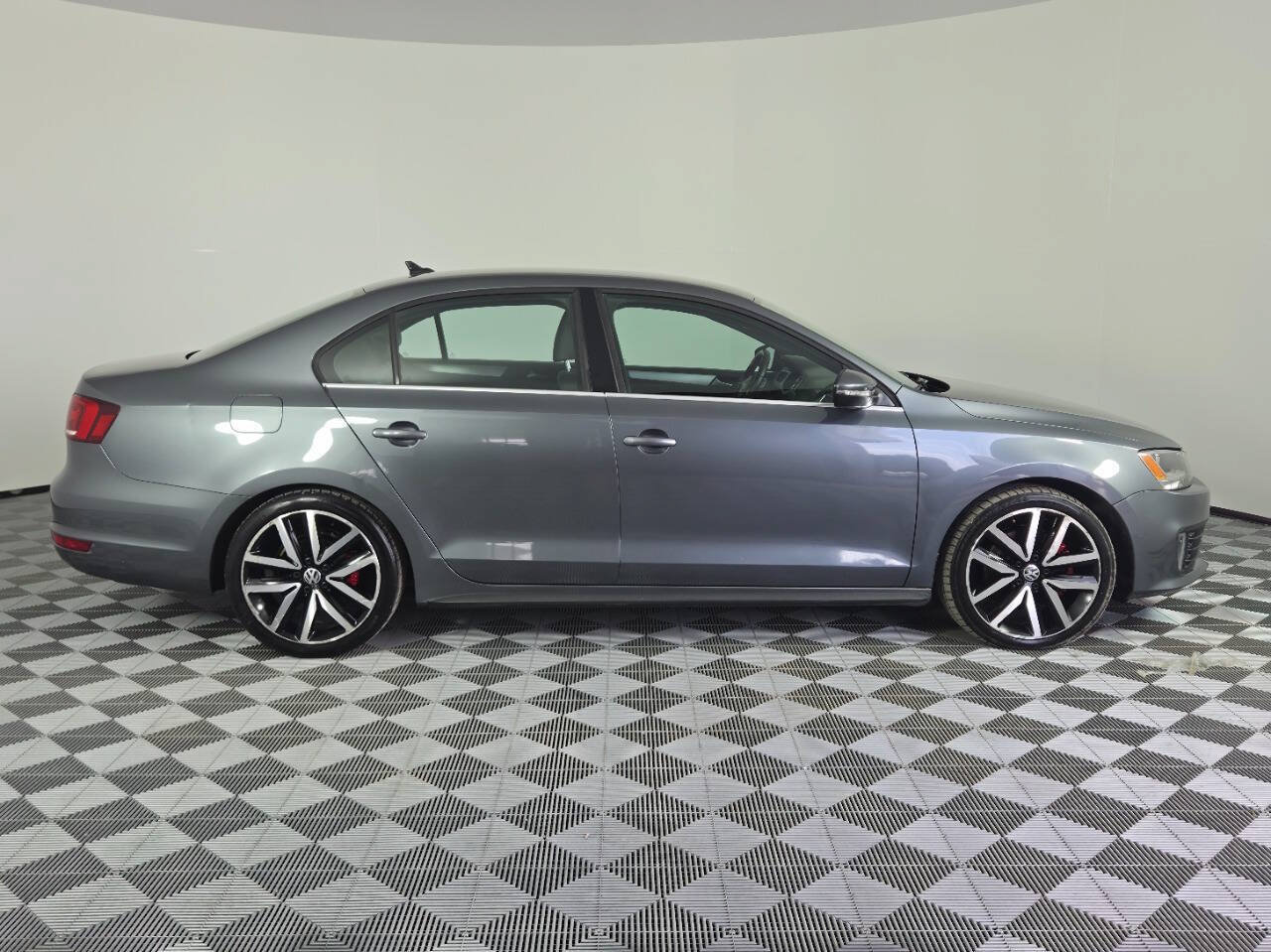 Used 2014 Volkswagen Jetta GLI FWD image 8