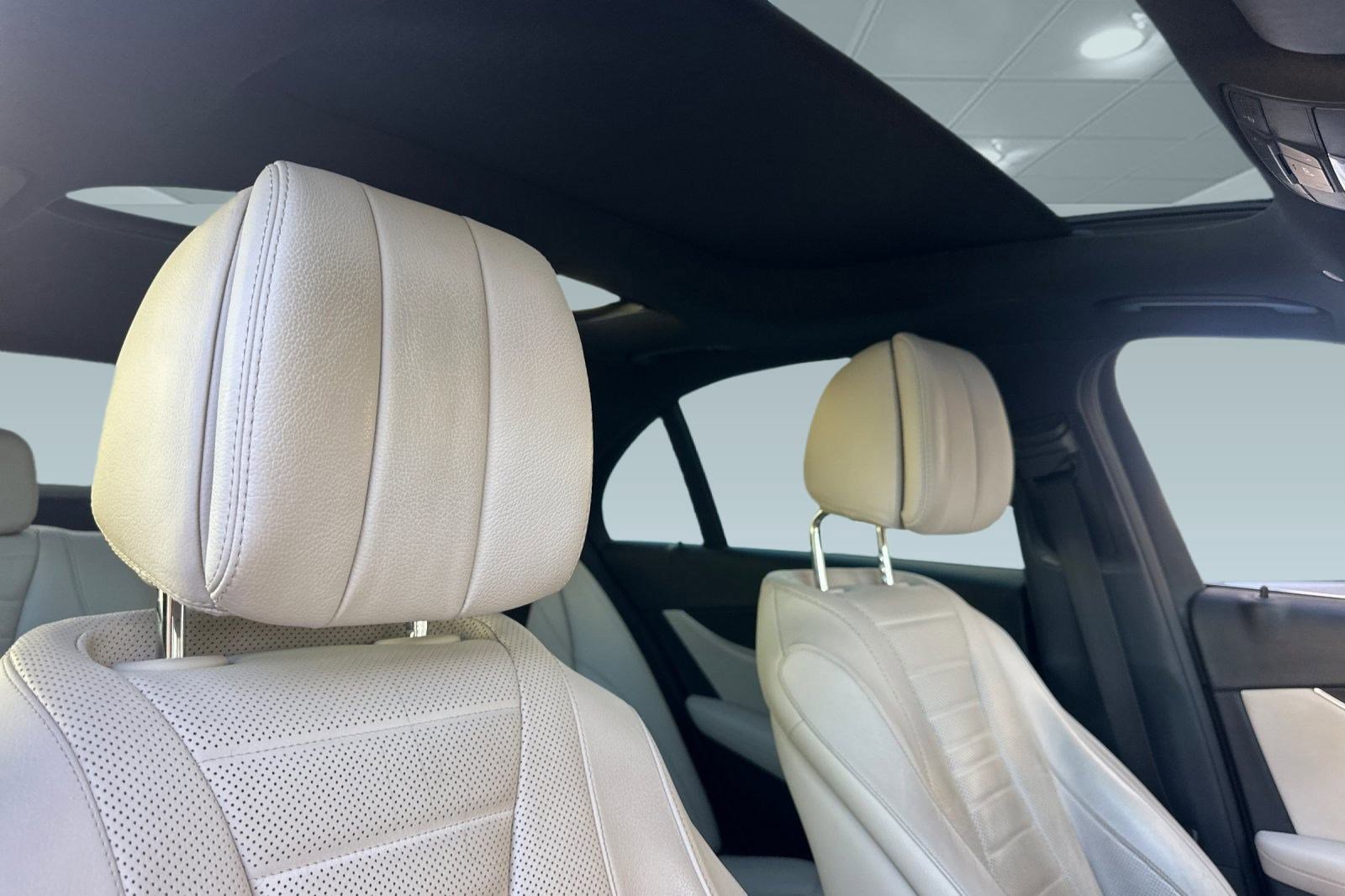 Used 2017 Mercedes-Benz E 300 4MATIC image 26