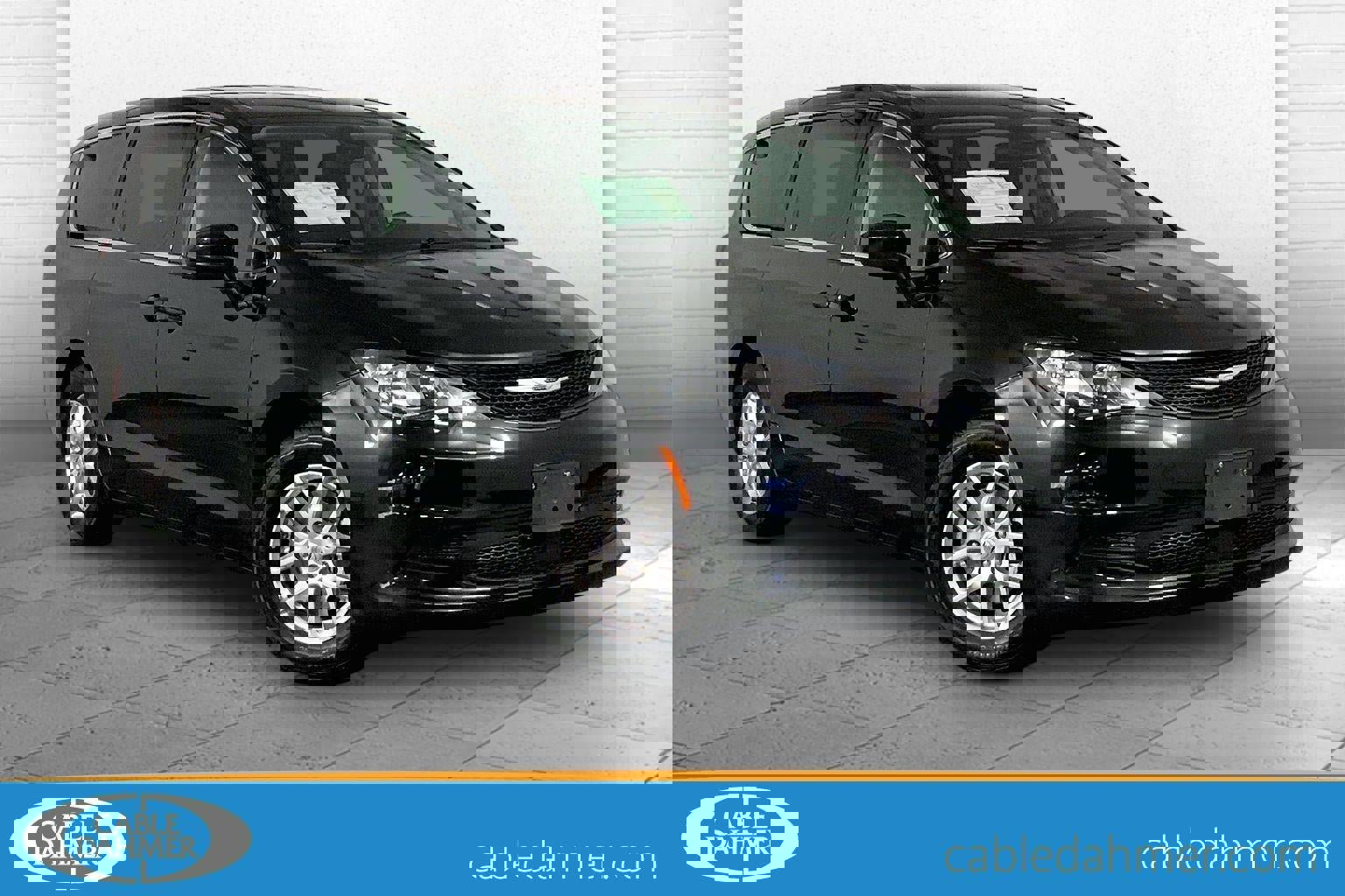 Used 2023 Chrysler Voyager LX image 1