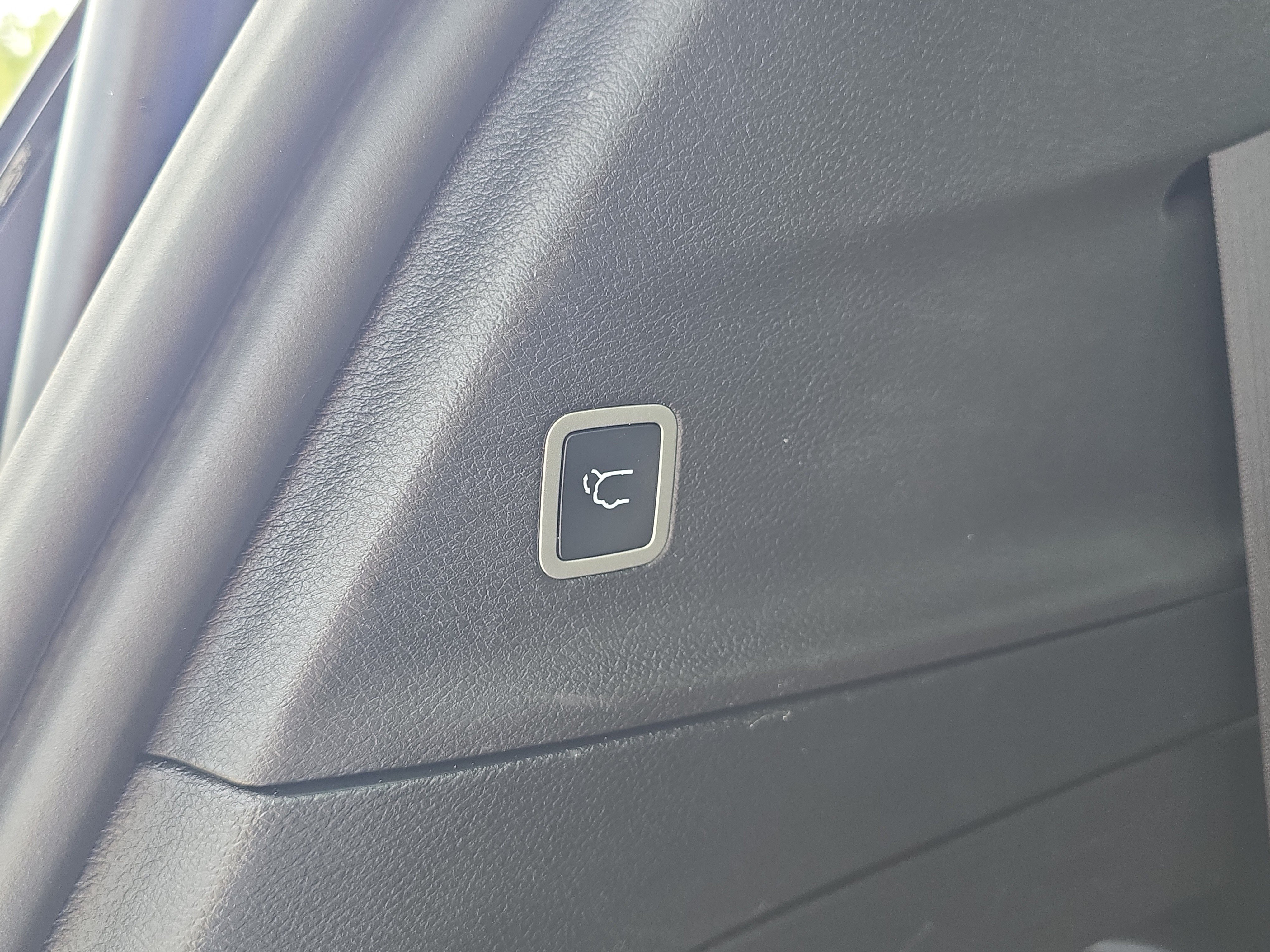 Used 2019 Chrysler Pacifica Touring-L w/ S Appearance Package FWD image 11