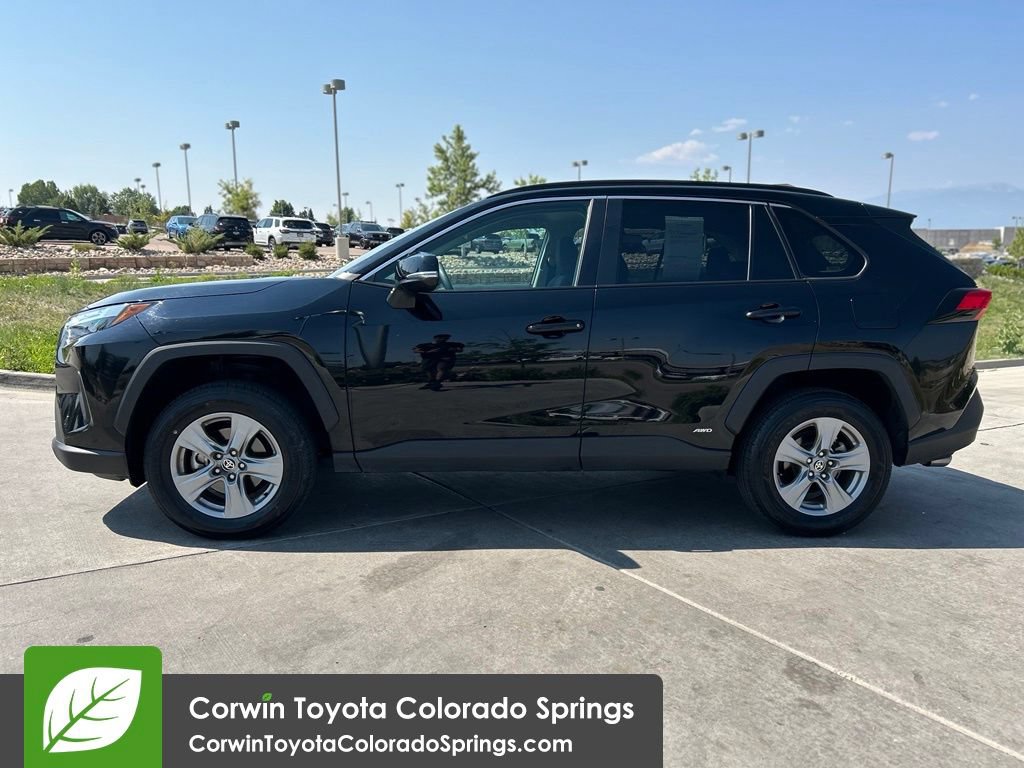 Used 2025 Toyota RAV4 XLE AWD/4WD image 4