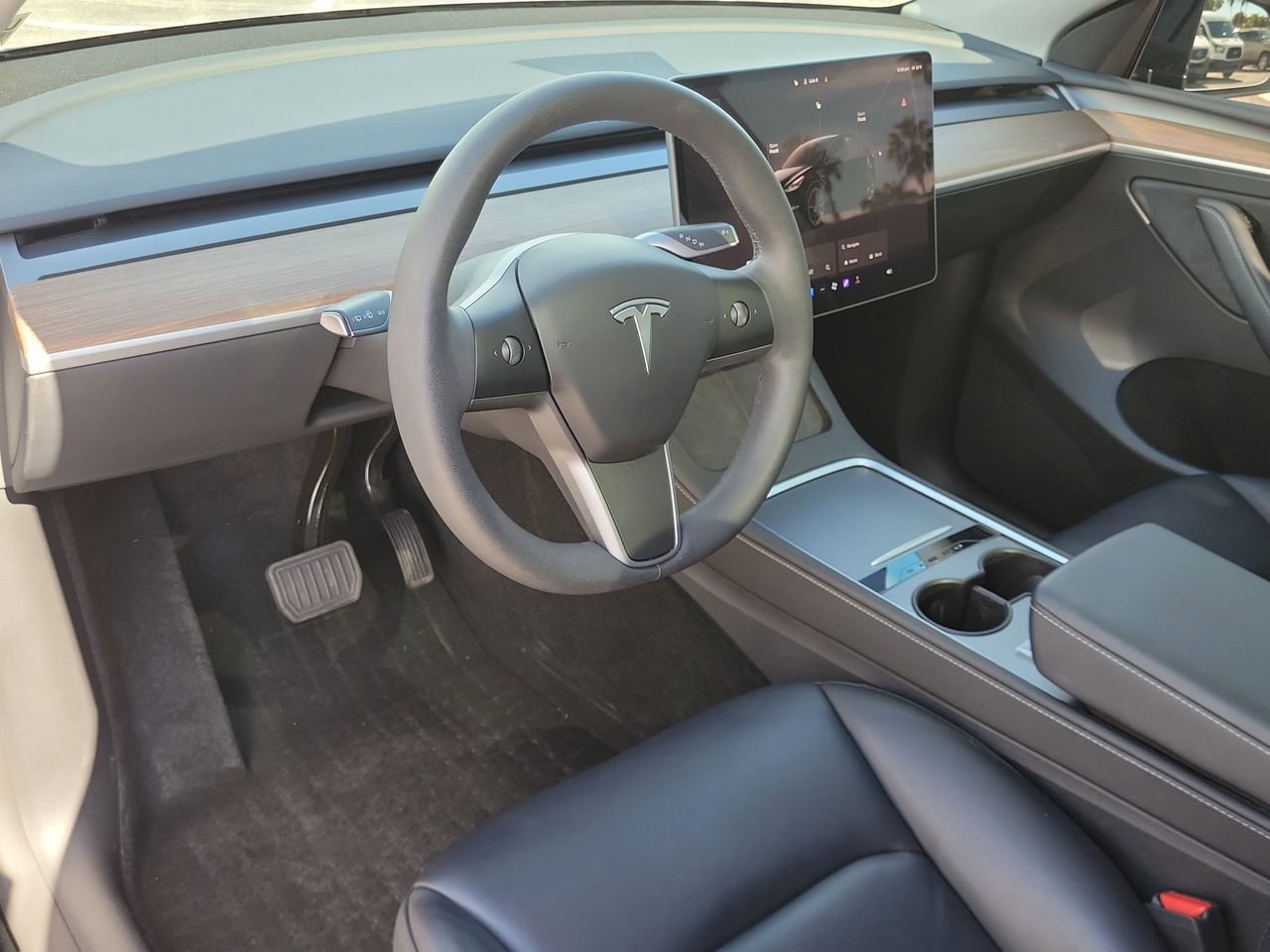 Used 2024 Tesla Model Y Long Range image 22