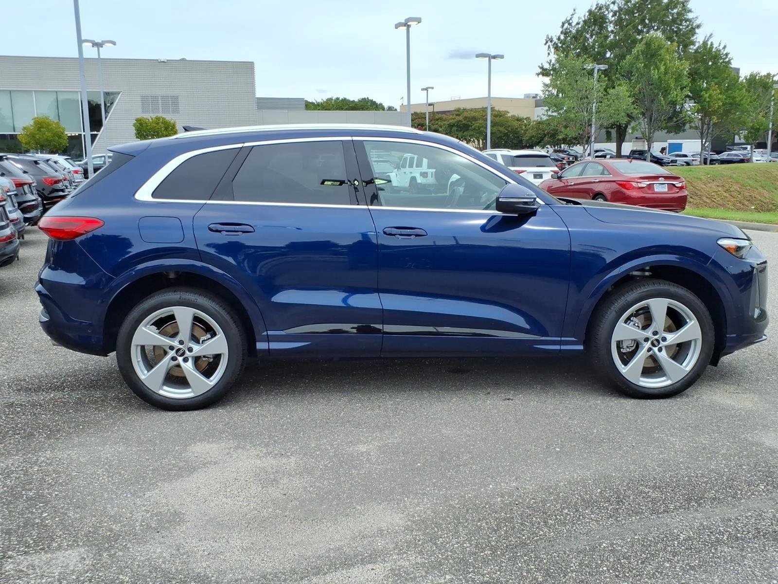 Used 2025 Audi Q5 Premium Plus AWD/4WD image 7