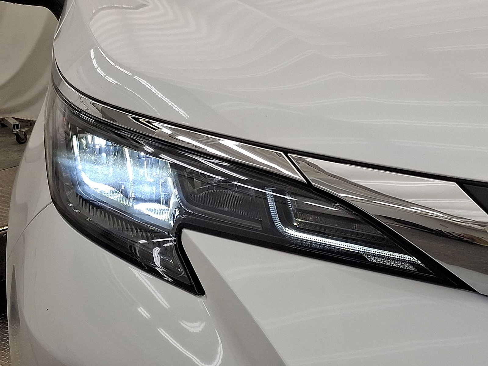 Used 2026 Toyota Sienna XLE FWD image 28
