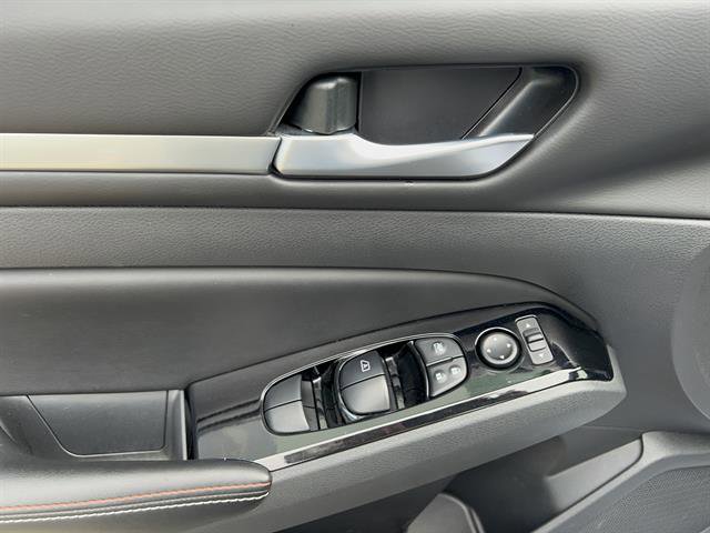 Used 2024 Nissan Altima 2.5 SR w/ SR Premium Package image 14
