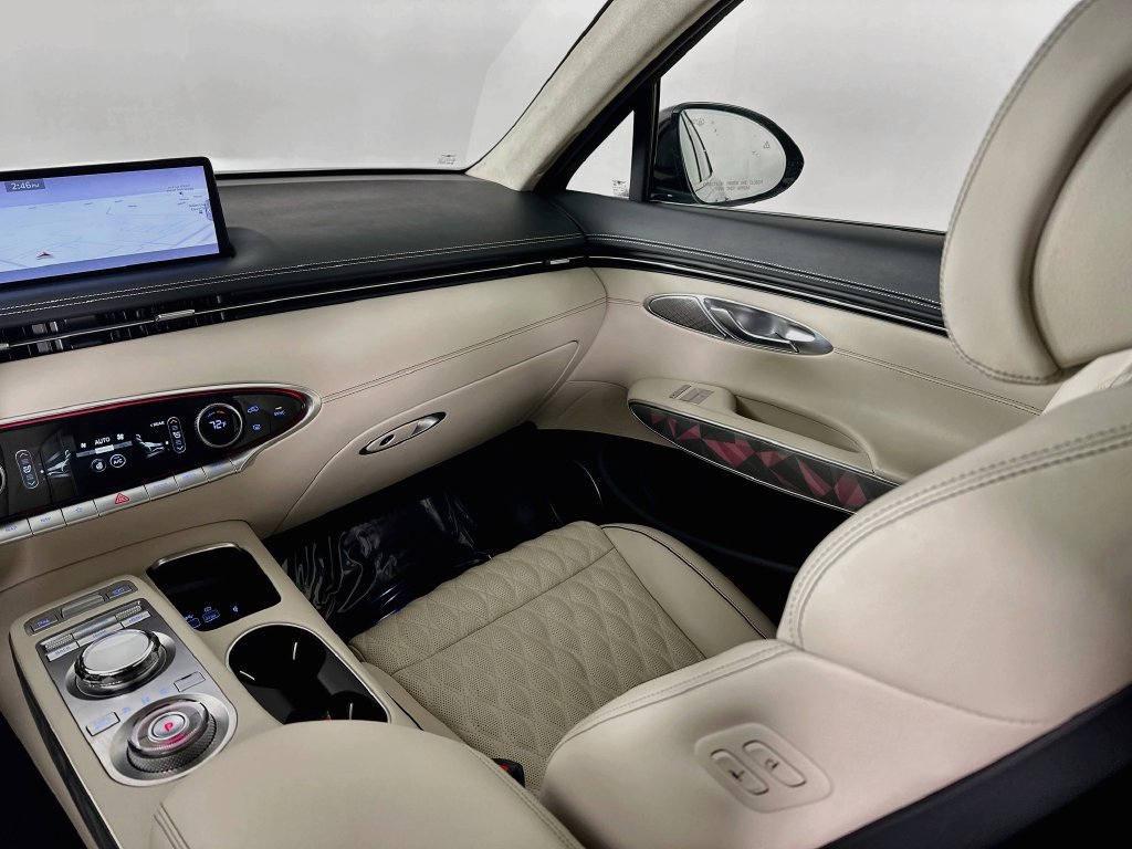 Used 2024 Genesis GV70 3.5T Sport w/ Sport Advanced Package AWD/4WD image 24