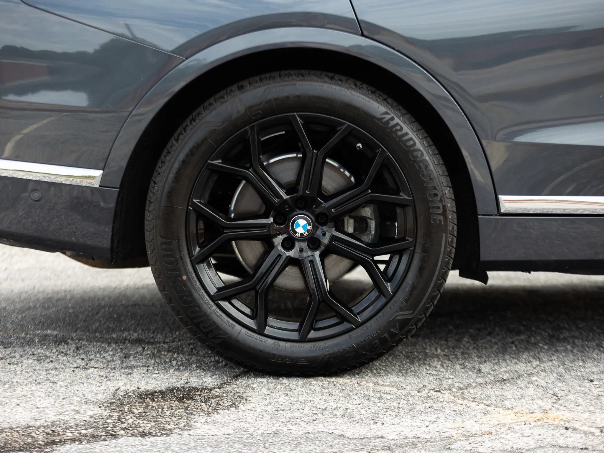 Used 2022 BMW X7 xDrive40i w/ Premium Package AWD/4WD image 14