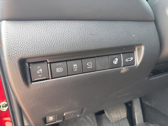 Used 2024 Toyota Venza Limited AWD/4WD image 31