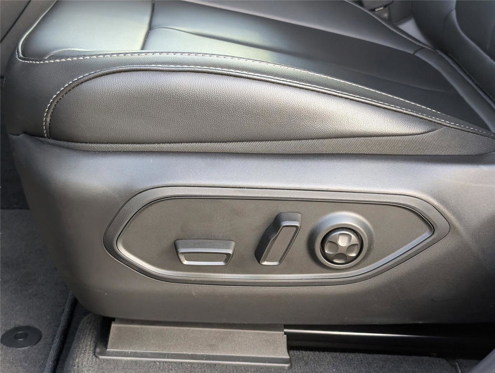 New 2026 Jeep Grand Cherokee L Limited image 11