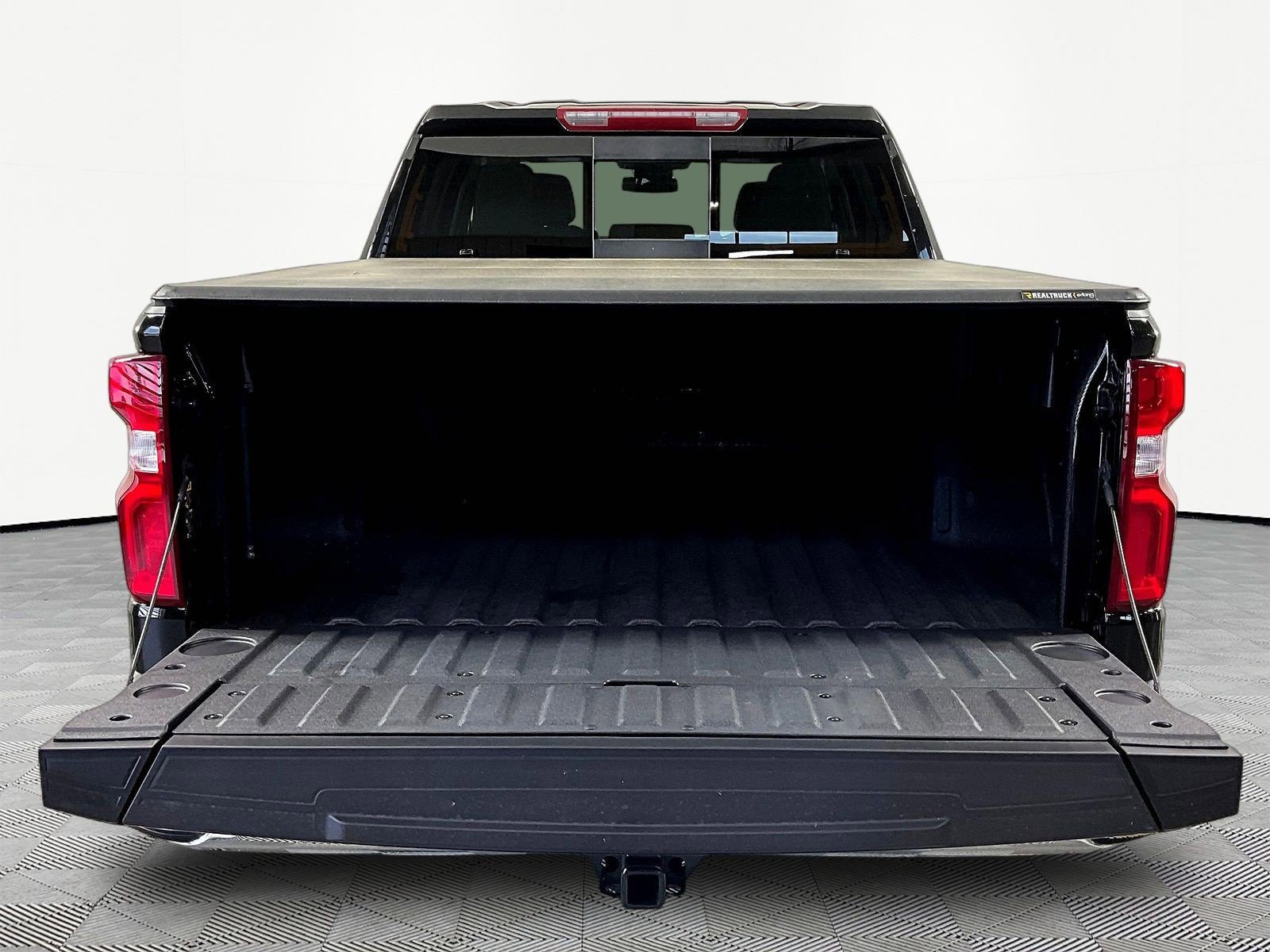 Used 2024 Chevrolet Silverado 1500 LTZ w/ LTZ Premium Package AWD/4WD image 7