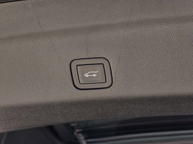 New 2026 GMC Yukon Denali Ultimate AWD/4WD image 7