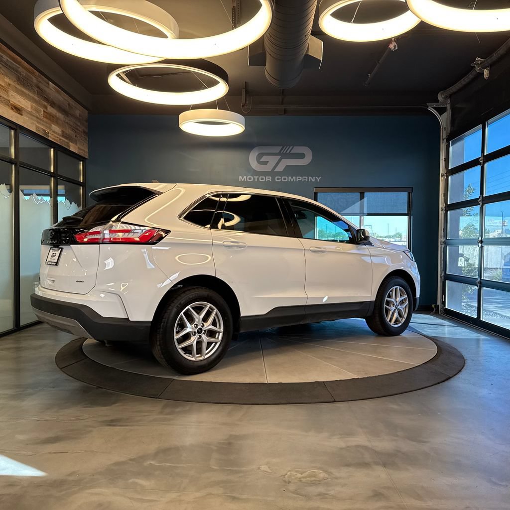 Used 2024 Ford Edge SEL AWD/4WD image 3
