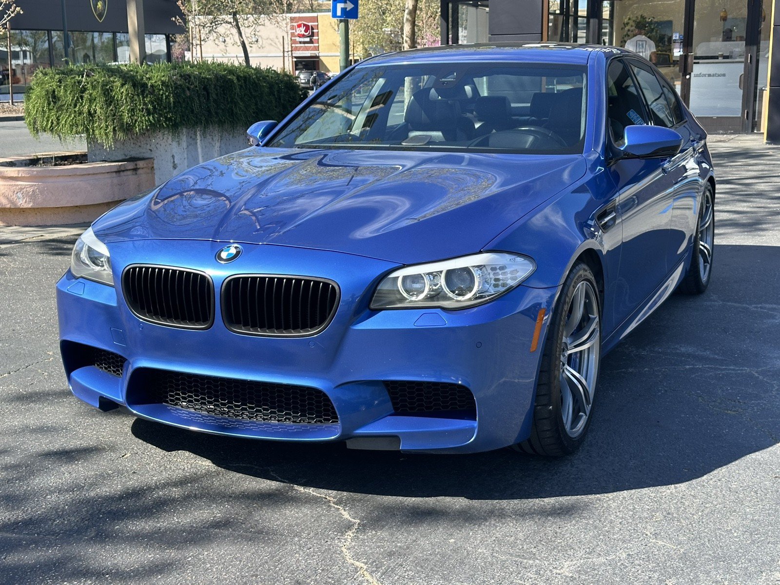 Used 2013 BMW M5 RWD image 4