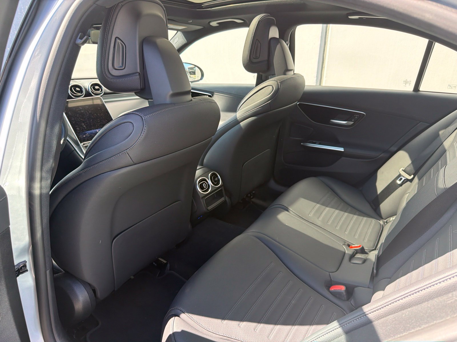 Used 2024 Mercedes-Benz C 300 Sedan image 6