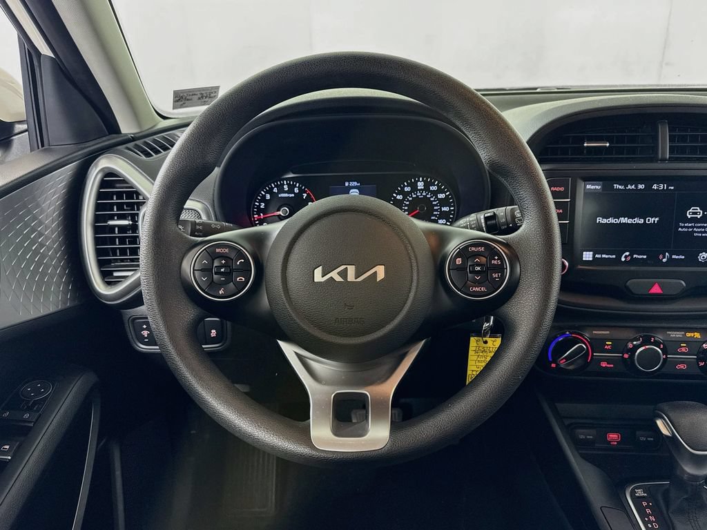 Used 2022 Kia Soul LX FWD image 11