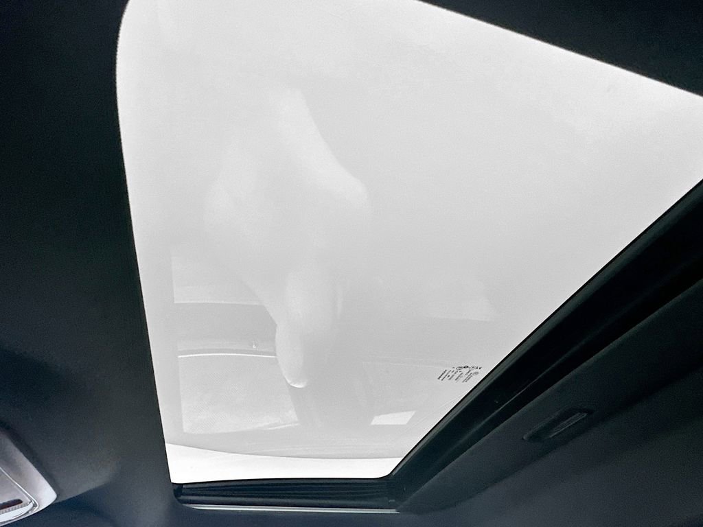 Used 2018 Jeep Grand Cherokee Limited image 21