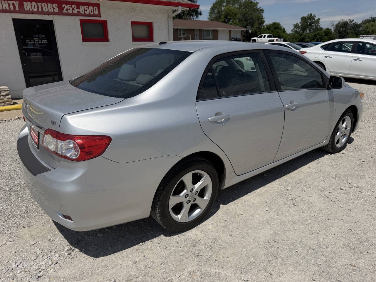 Used 2013 Toyota Corolla LE w/ Premium Pkg FWD image 3