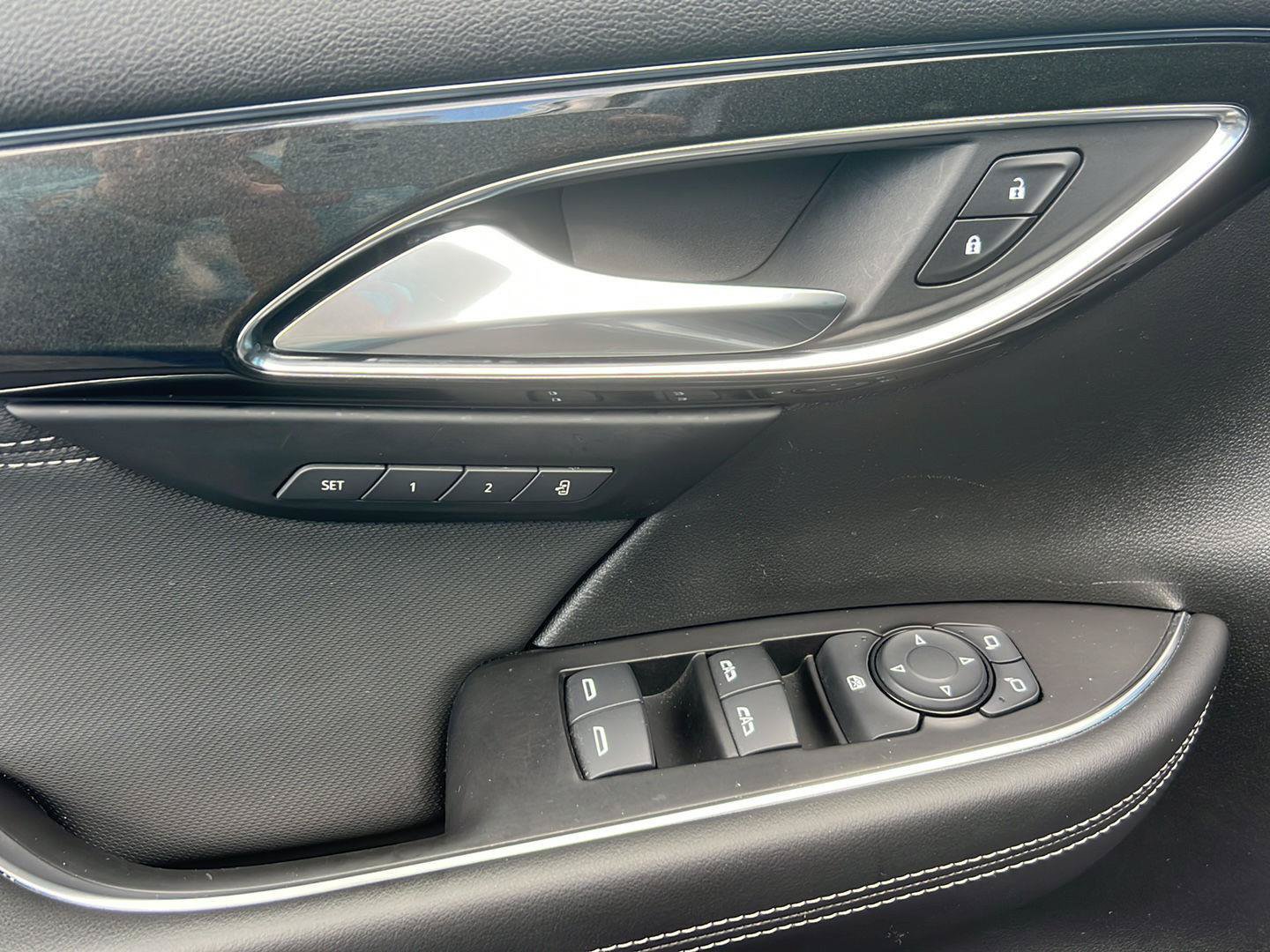 Used 2025 Buick Envision Preferred AWD/4WD image 11