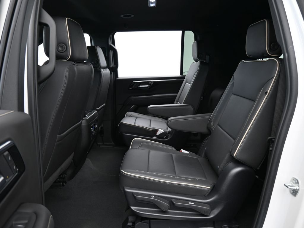 New 2025 Chevrolet Suburban Premier image 39