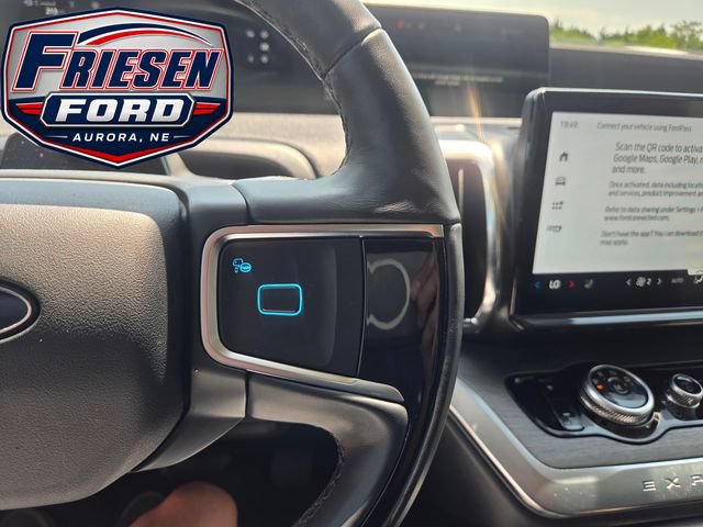 Used 2025 Ford Expedition Platinum w/ Driver's Package AWD/4WD image 17