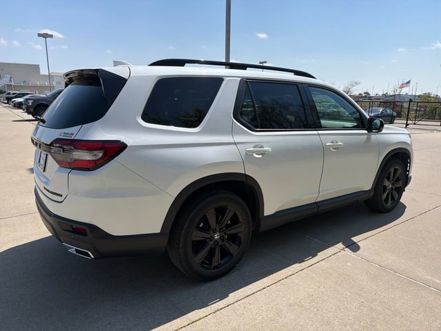 Used 2025 Honda Pilot Black Edition image 5