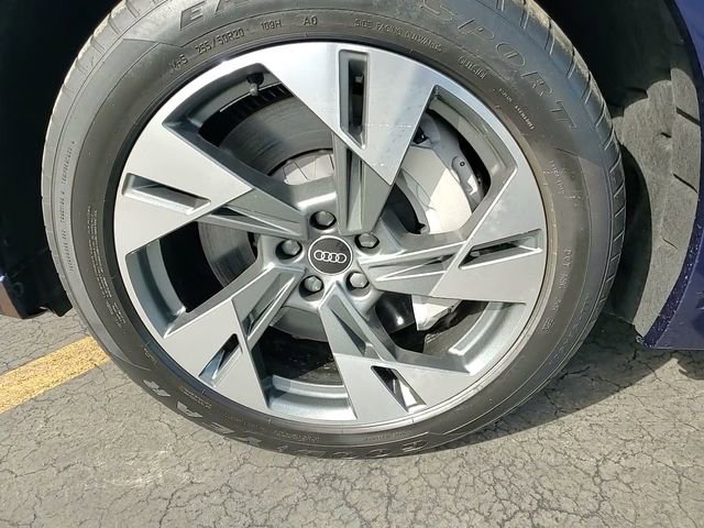Used 2021 Audi e-tron Premium w/ Convenience Plus Package image 9