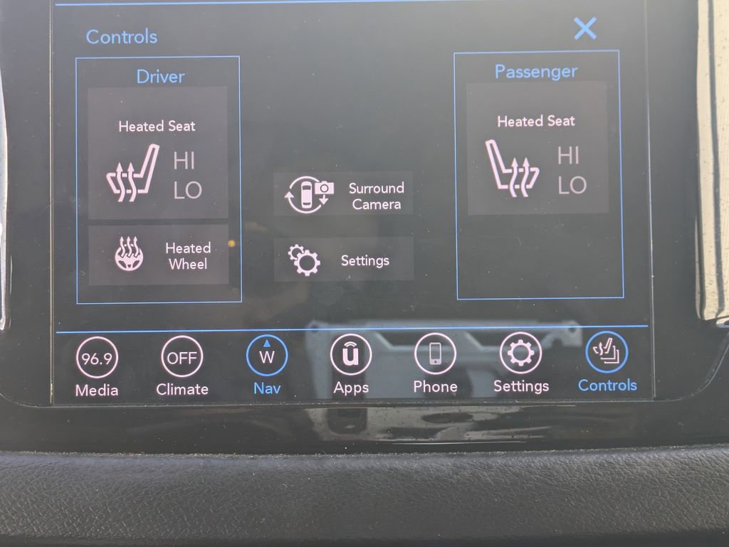 Used 2020 Chrysler Pacifica Touring-L Plus w/ Tire & Wheel Group image 27