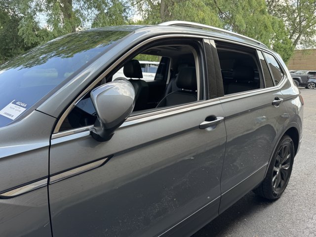 Used 2023 Volkswagen Tiguan SE w/ Panoramic Sunroof Package AWD/4WD image 28