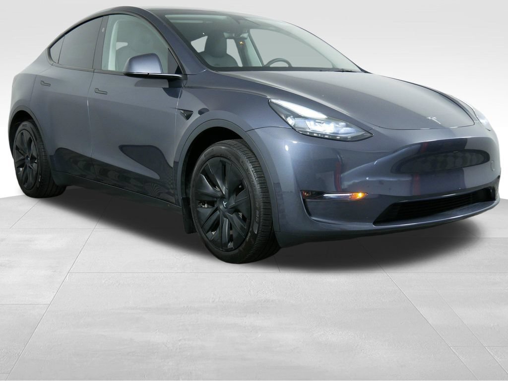 Used 2023 Tesla Model Y Long Range AWD/4WD image 2