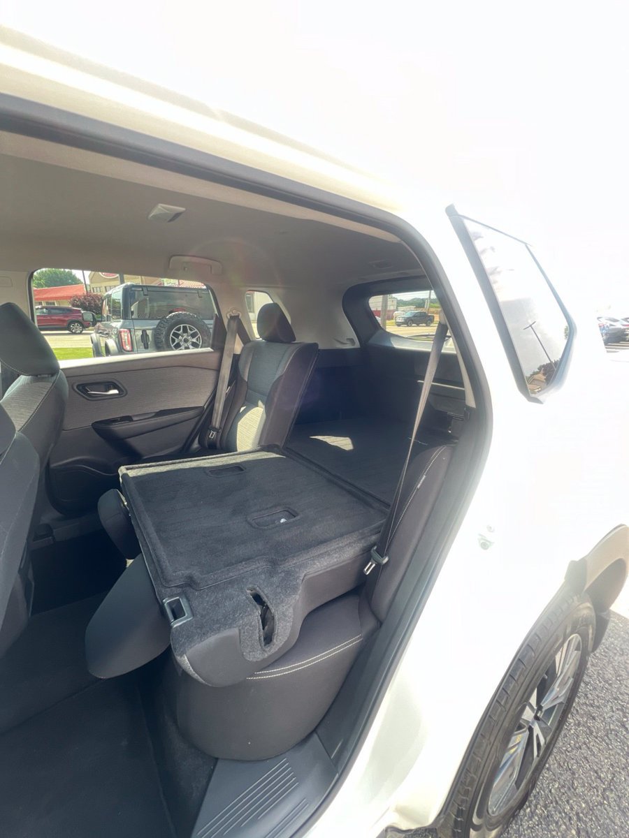 Used 2022 Nissan Rogue SV AWD/4WD image 28