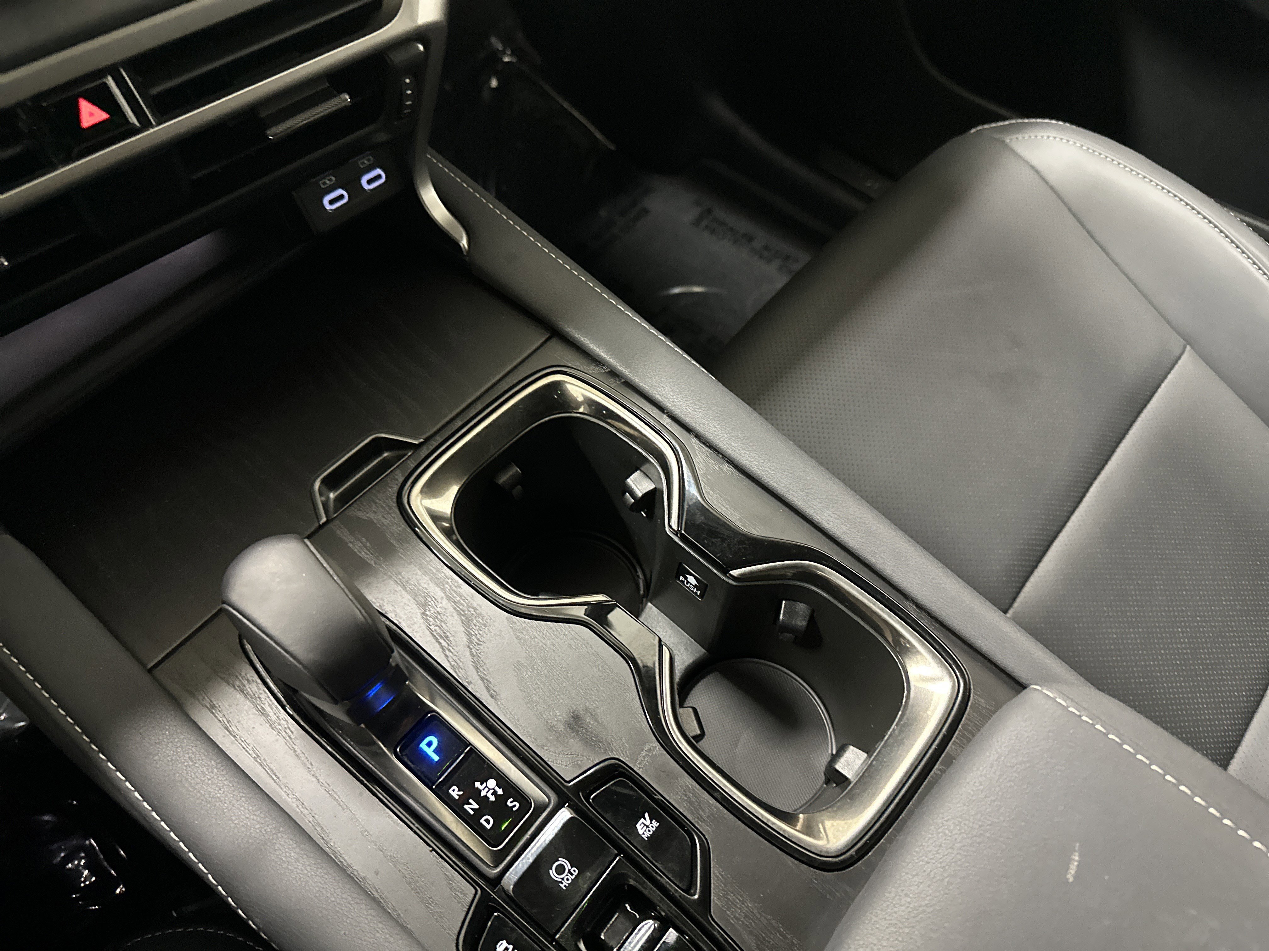 Certified 2025 Lexus RX 350h 350h Premium w/ Accessory Package image 26