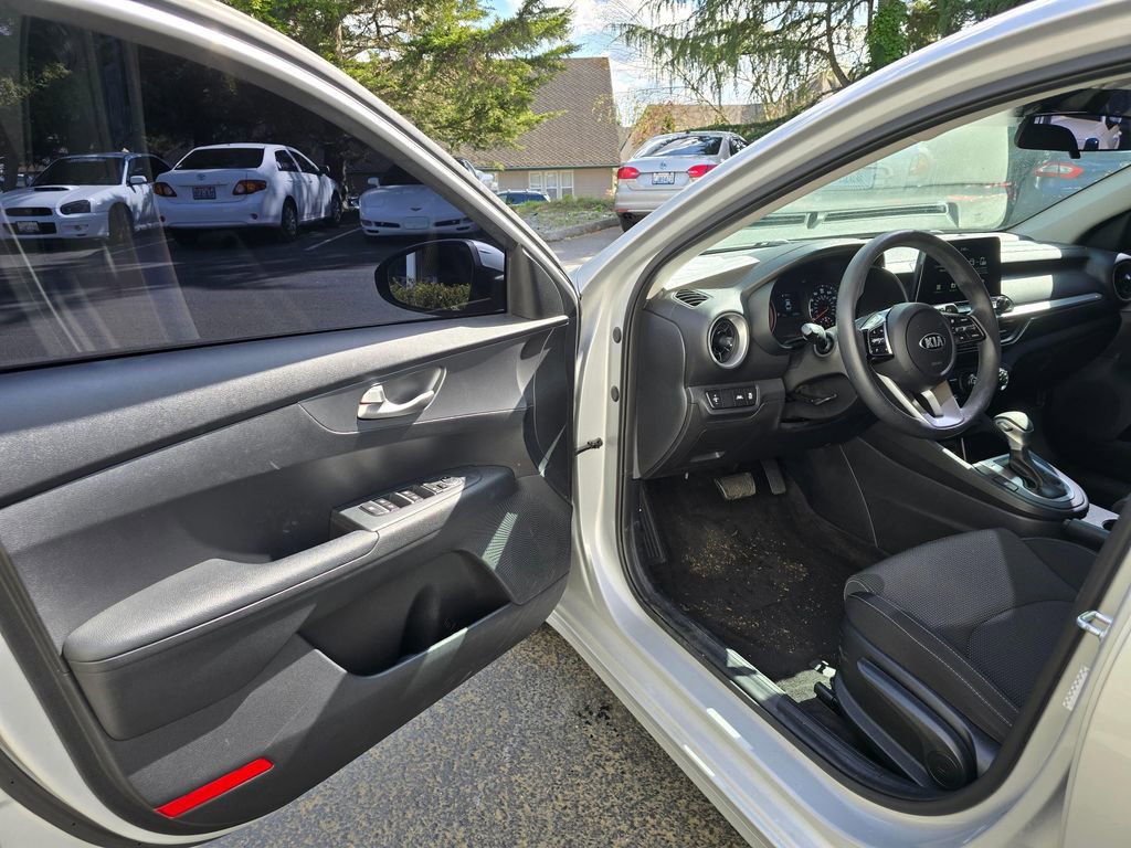 Certified 2021 Kia Forte LXS FWD image 7