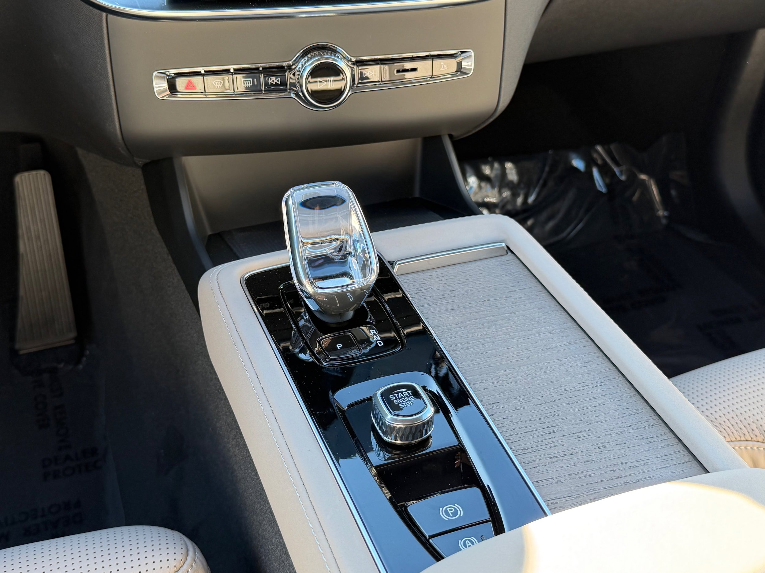 New 2026 Volvo XC90 B6 Ultra w/ Protection Package AWD/4WD image 14